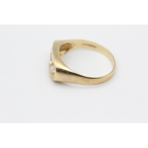 49 - 9ct gold clear gemstone set gypsy ring (4.6g) size V