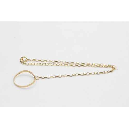 6 - 9ct gold vintage wishbone ring hand harness chain (2.1g)