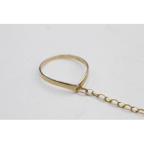 6 - 9ct gold vintage wishbone ring hand harness chain (2.1g)