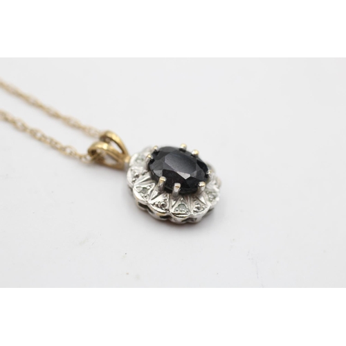 7 - 9ct gold vintage sapphire & diamond halo pendant necklace (2.7g)