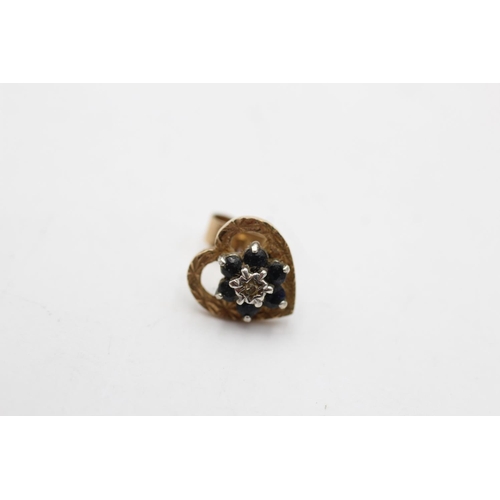 8 - 9ct gold vintage sapphire & diamond etched heart stud earrings (1.9g)