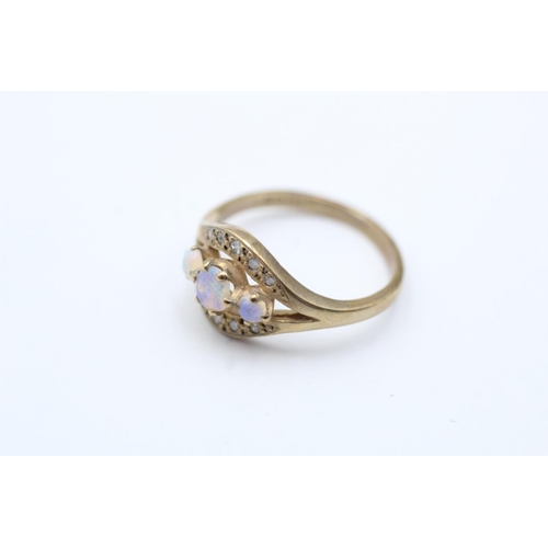 12 - 9ct gold vintage opal and diamond halo ring (2.3g) Size K