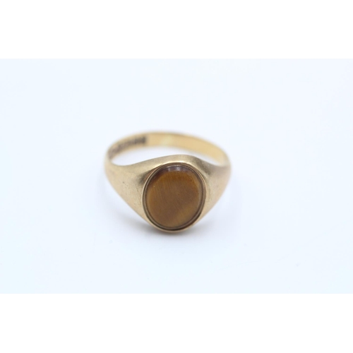 31 - 9ct gold vintage tigers eye signet ring (2.7g) size M