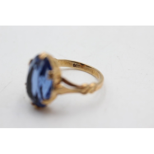 33 - 9ct gold vintage paste set cocktail ring (3.2g) Size M