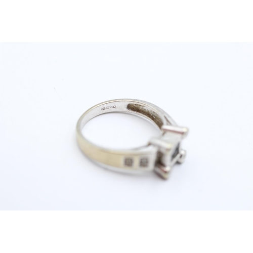 52 - 9ct white gold vintage diamond and sapphire set square ring (3.5g) Size O