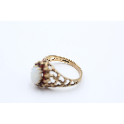 63 - 9ct gold vintage opal and garnet dress ring (3.2g) Size N
