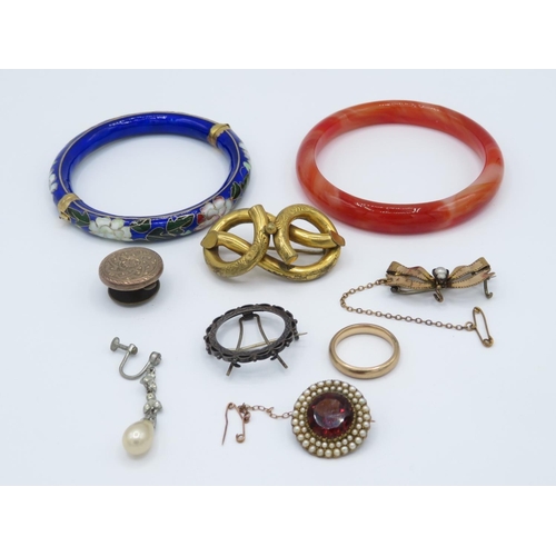 18 - Collection of vintage jewellery