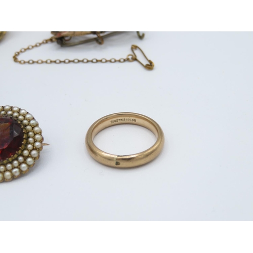 18 - Collection of vintage jewellery