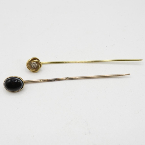 184 - 2x gold antique pins 1x with banded agate and 1x with diamond (diamond pin HM 375)