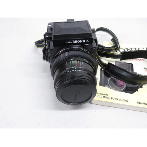 263 - Zenza Bronica Etrsi camera with user's guide.  Camera in good condition