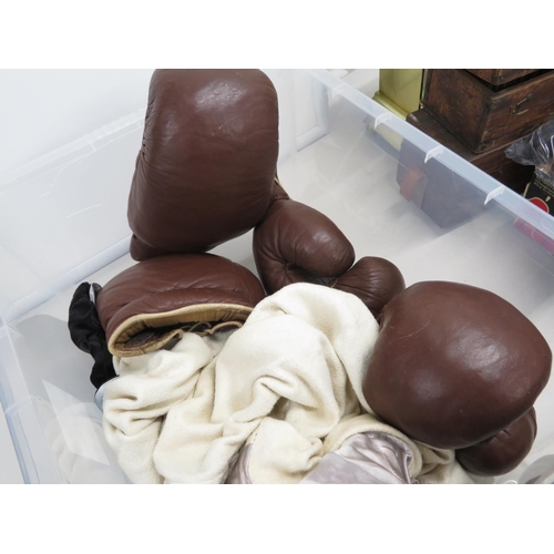 93 - 2x pairs of vintage leather boxing gloves and silk gowns