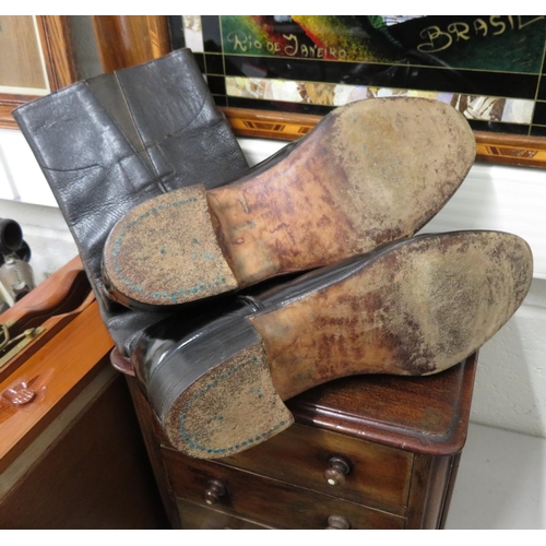 102 - Set of Military riding boots size 9 marked 'Trickers' with spur locked in back of heel - also comes ... 