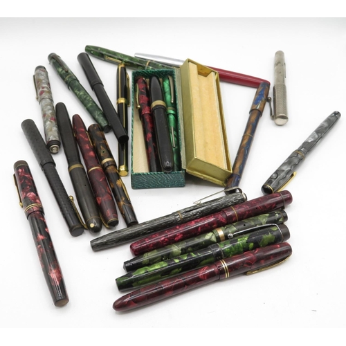 103 - Large collection of fountain pens