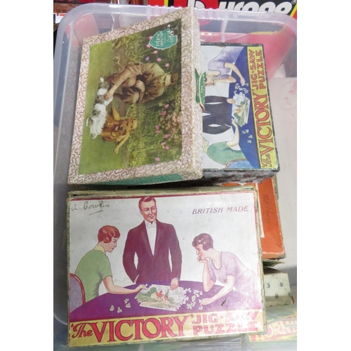 223 - Box of early games and jigsaws