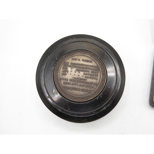 91 - Snuff box containing a medal stating 'England Expects Every Man Will Do His Duty' and on reverse 'Sh... 