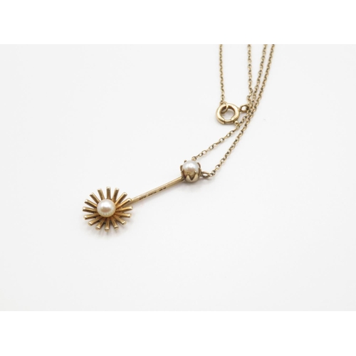 110 - 9ct gold and pearl pendant with necklace  2.3g