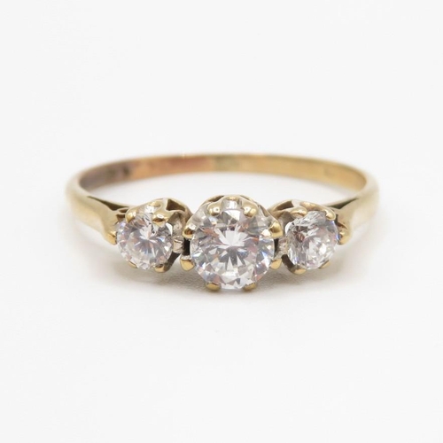 112 - 9ct gold and CZ ring size M  1.5g