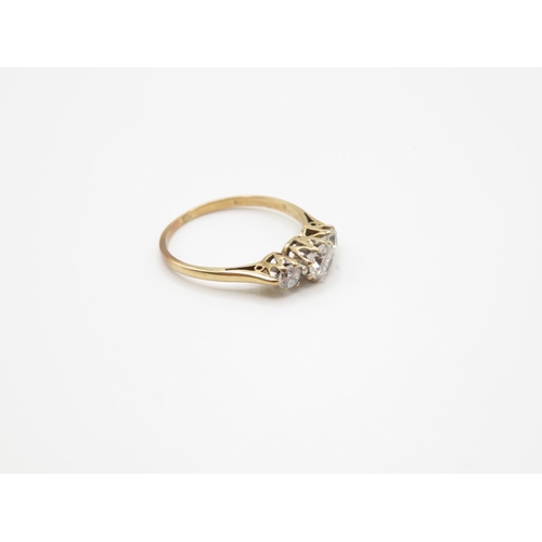 112 - 9ct gold and CZ ring size M  1.5g