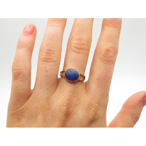 114 - 14ct gold matt finish cabochon dark blue opal ring size P  2.4g