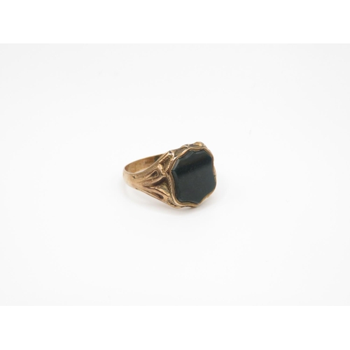 119 - 9ct and bloodstone signet ring size S  2.3g