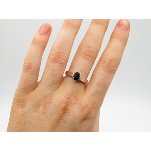 124 - 9ct gold sapphire ring size P  3.7g