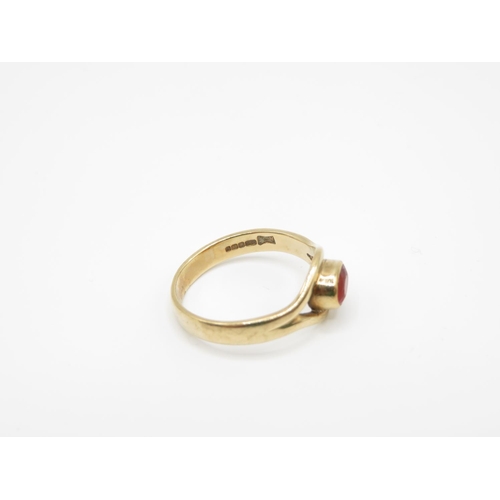 134 - 9ct gold and paste ring size N  2.6g