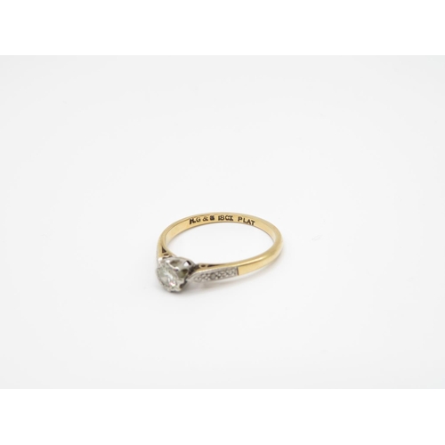 142 - 18ct and platinum diamond ring size M  2.1g