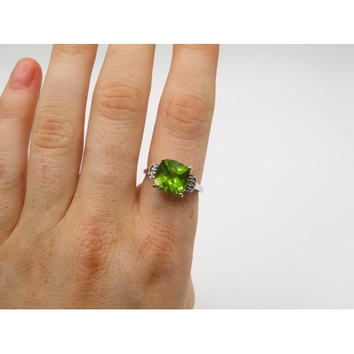 150 - 9ct peridot and diamond ring size Q  3.6g