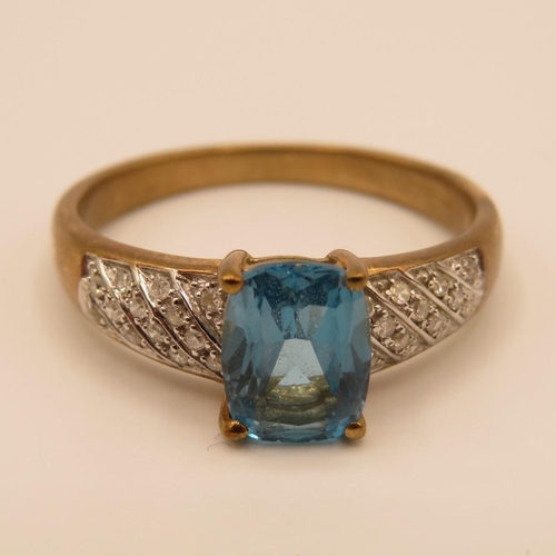 64 - 9ct gold diamond and topaz ring size Q  3g