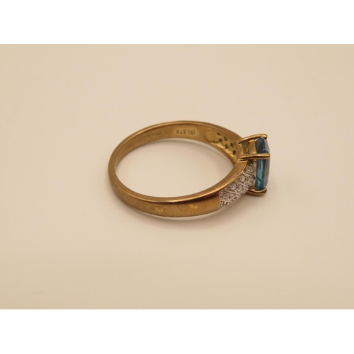 64 - 9ct gold diamond and topaz ring size Q  3g
