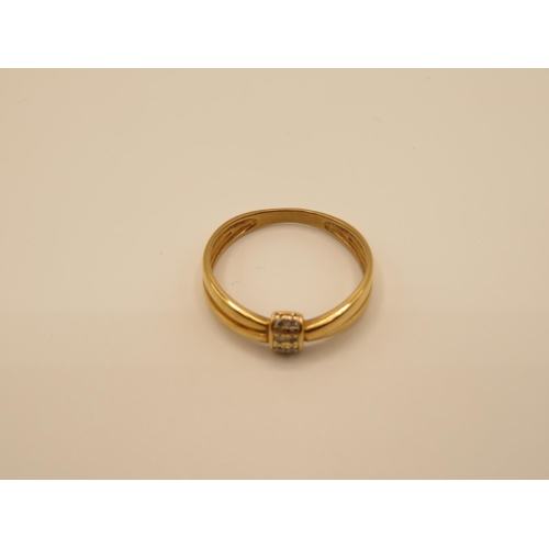 65 - 18ct gold and diamond ring size M  2g
