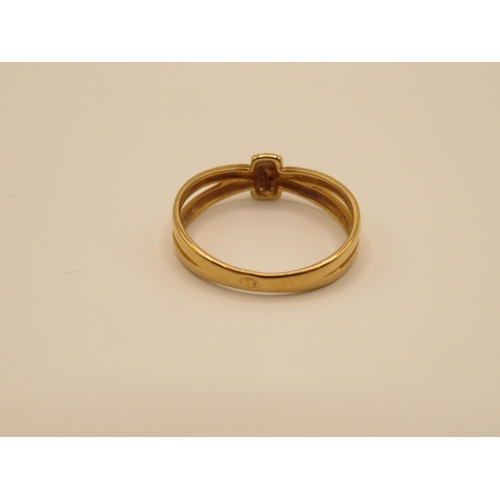 65 - 18ct gold and diamond ring size M  2g