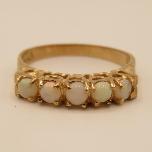 72 - 9ct gold and opal ring size O 2.1g