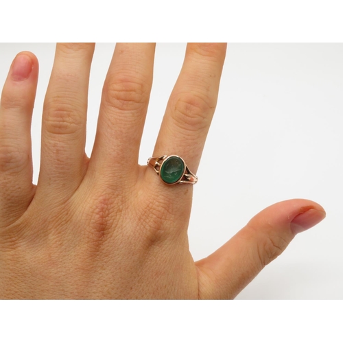 83 - 9ct gold and carved green Intaglio ring of Centurion's head size R  2.7g