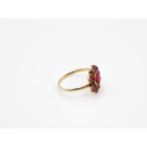 84 - 9ct gold and garnet ring size M  1.3g