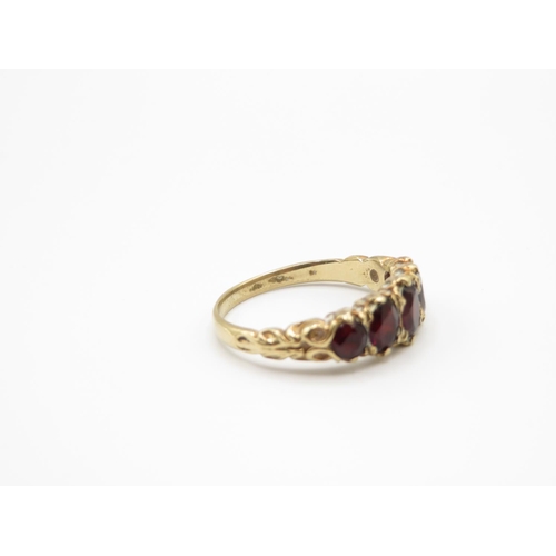 89 - 9ct gold antique garnet ring size P  3.2g