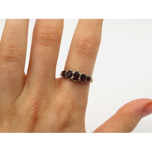 89 - 9ct gold antique garnet ring size P  3.2g