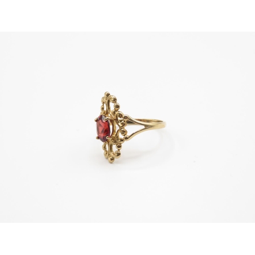 94 - 9ct gold and garnet ring size M  1.8g