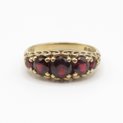 99 - 9ct gold antique gypsy set garnet ring size R 3.5g