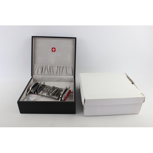 321 - Wenger Giant Swiss army knife genuine collector's item. Offers 87 tools and 141 functions complete w... 