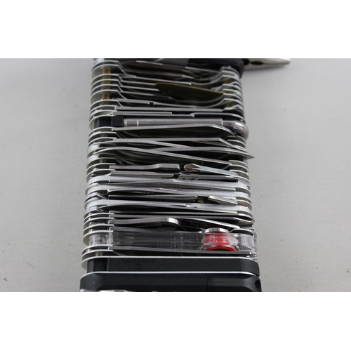 321 - Wenger Giant Swiss army knife genuine collector's item. Offers 87 tools and 141 functions complete w... 