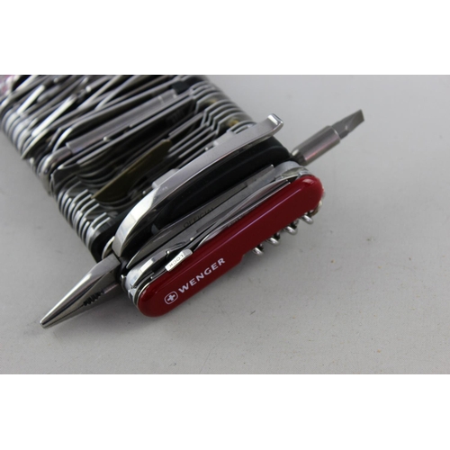 321 - Wenger Giant Swiss army knife genuine collector's item. Offers 87 tools and 141 functions complete w... 