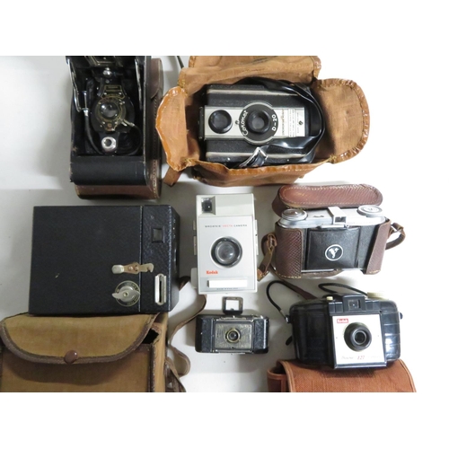 230 - 7x vintage cameras inc Kodak, Ensign, Voigtlander, Coronet - untested