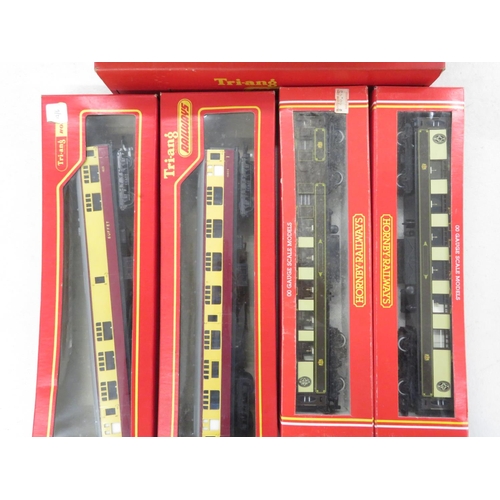 255 - Collection of boxed Hornby train carriages