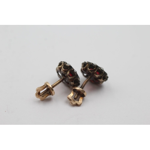 101 - 9ct gold and silver antique paste and pearl stud earrings (2.1g)