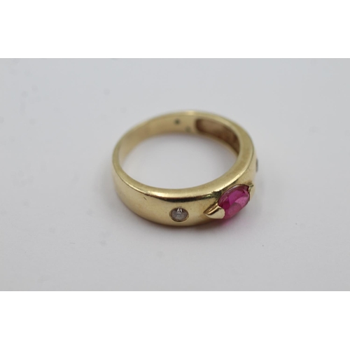 106 - 14ct gold ruby & diamond ring (3g) Size N