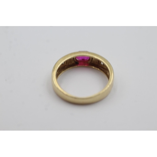 106 - 14ct gold ruby & diamond ring (3g) Size N