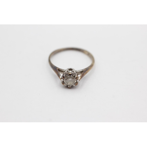 11 - 9ct gold diamond solitaire ring (1.9g) Size L