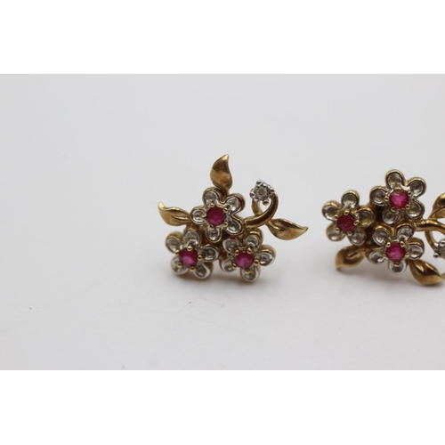 124 - 9ct gold ruby foliate earrings (2.2g)