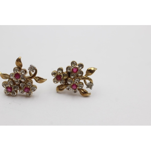 124 - 9ct gold ruby foliate earrings (2.2g)